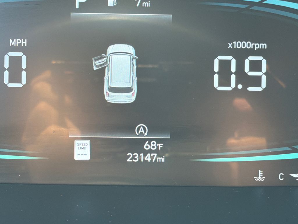 Used 2025 White Hyundai SEL image 27