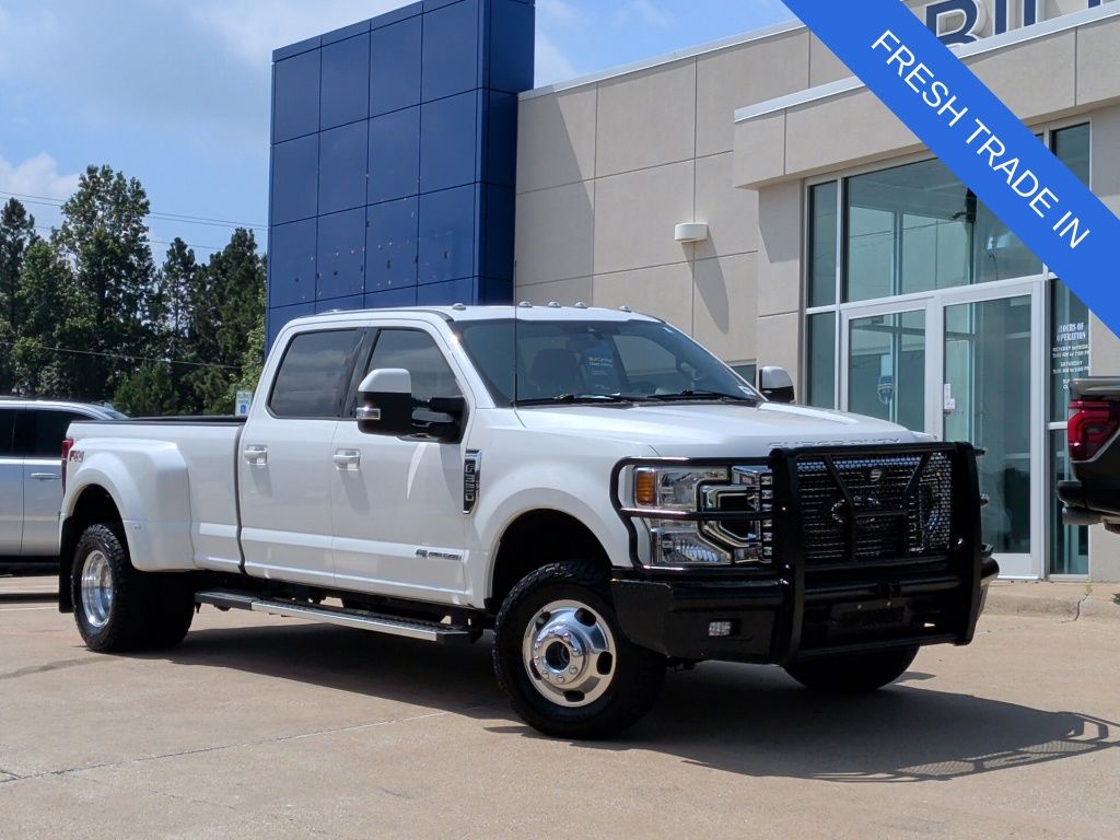 White Metallic 2022 Ford F-350 Super Duty Pickup Truck Four-Wheel Drive Automatic
