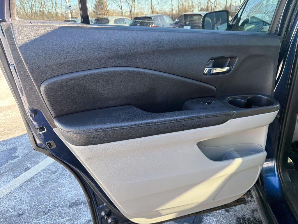 Thumbnail: 2018 Honda Pilot - 21