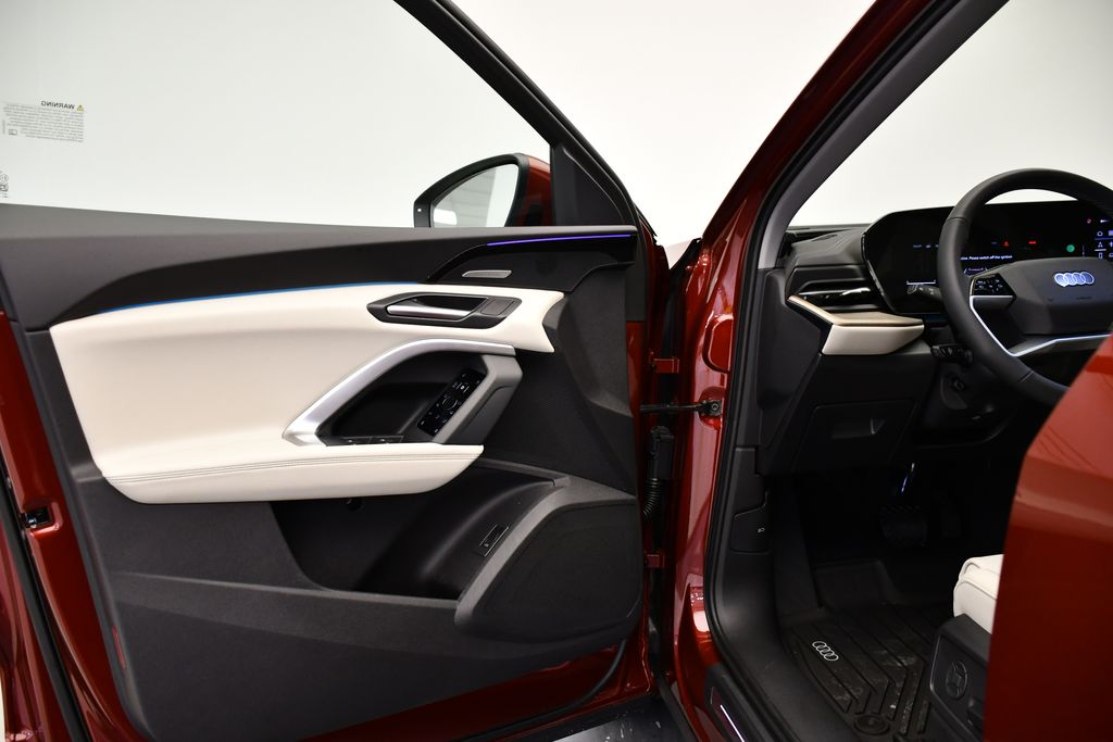 Thumbnail: 2025 Audi Q5 - 30