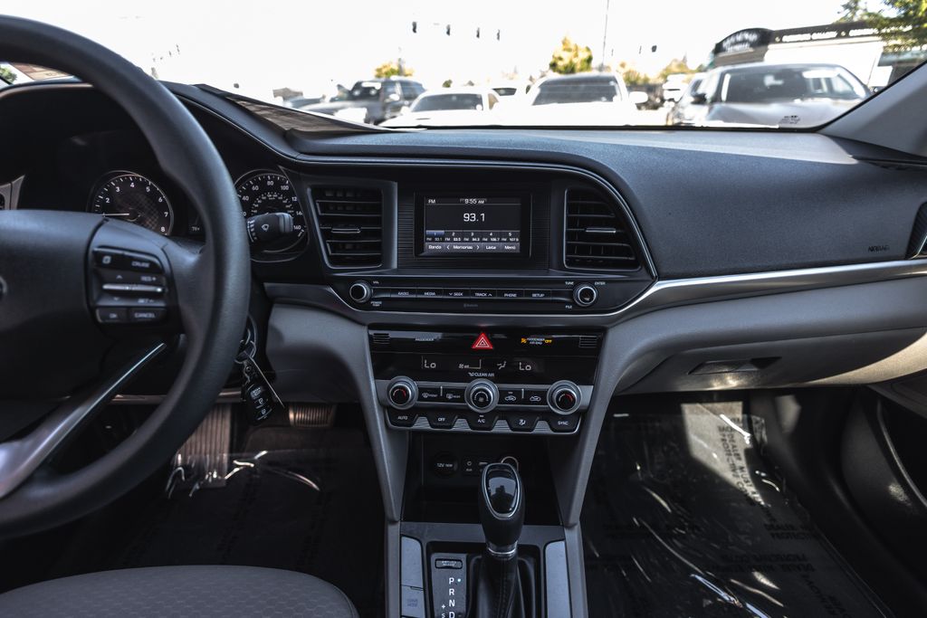 2020 Hyundai Elantra SE thumbnail 22