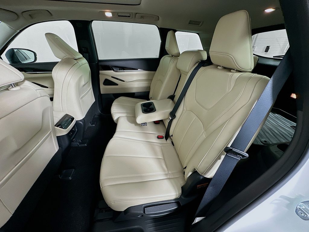 Thumbnail: 2024 INFINITI QX60 - 24