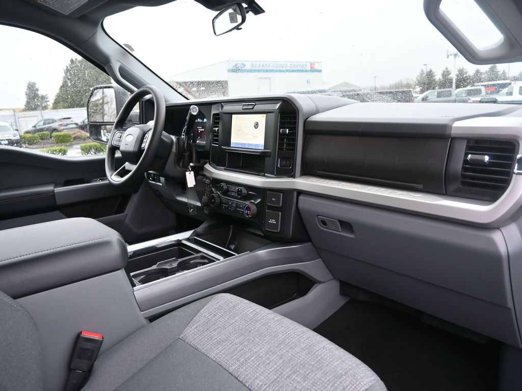 2025 Ford F-350 Super Duty XLT