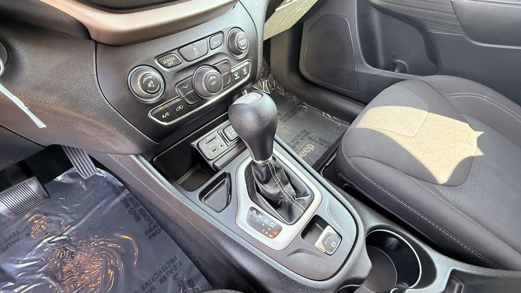 Used 2016 Jeep Cherokee Latitude 4D Sport Utility