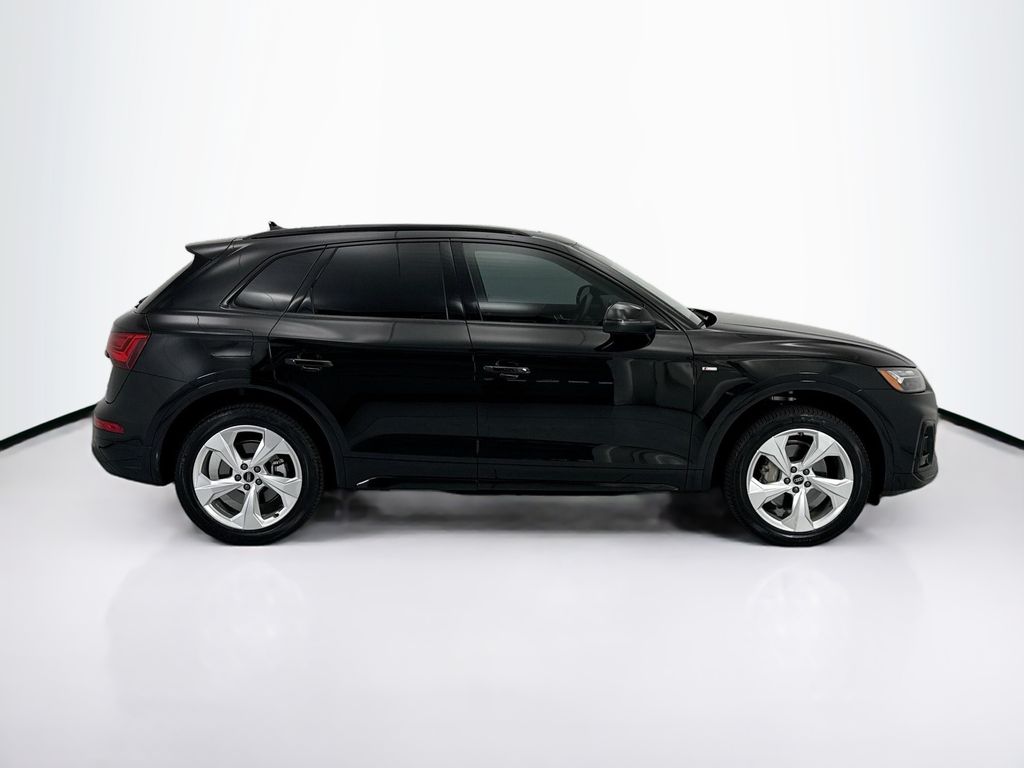 Thumbnail: 2023 Audi Q5 - 4
