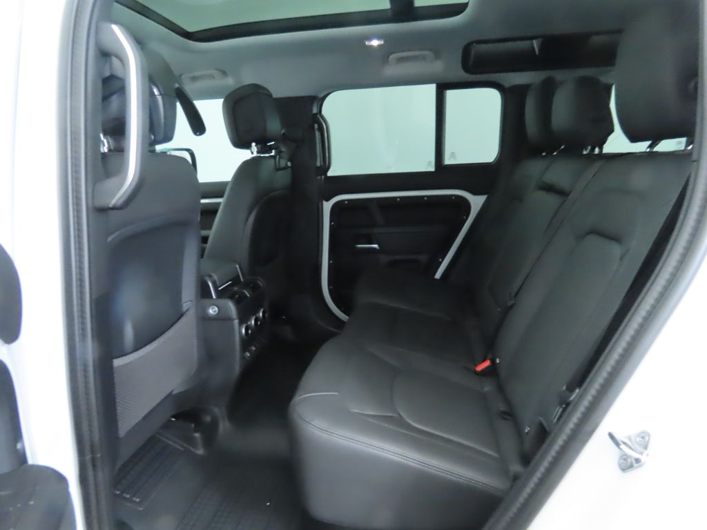 2025 Land Rover Defender 110 23