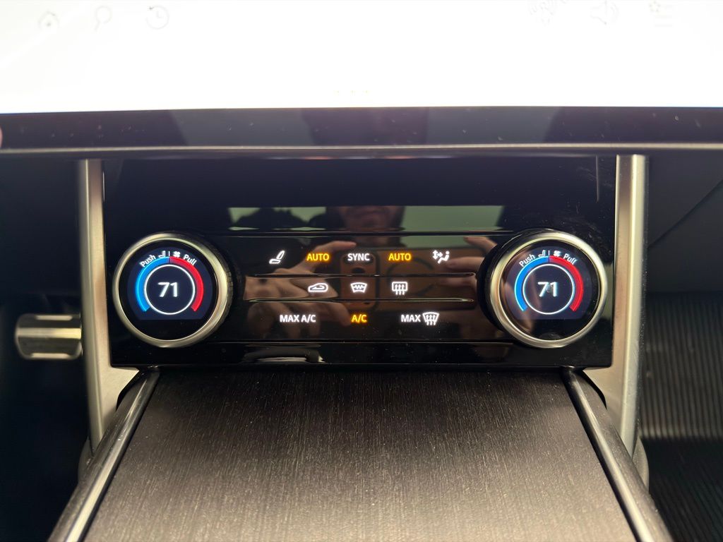 Thumbnail: 2023 Land Rover Range Rover - 11