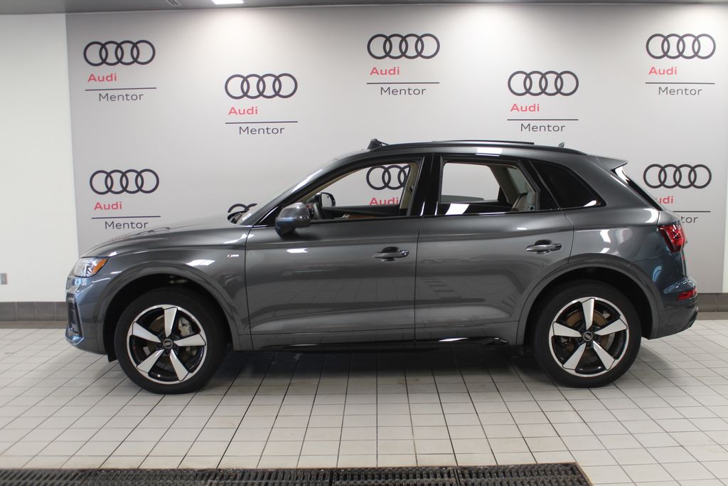 Thumbnail: 2023 Audi Q5 - 3