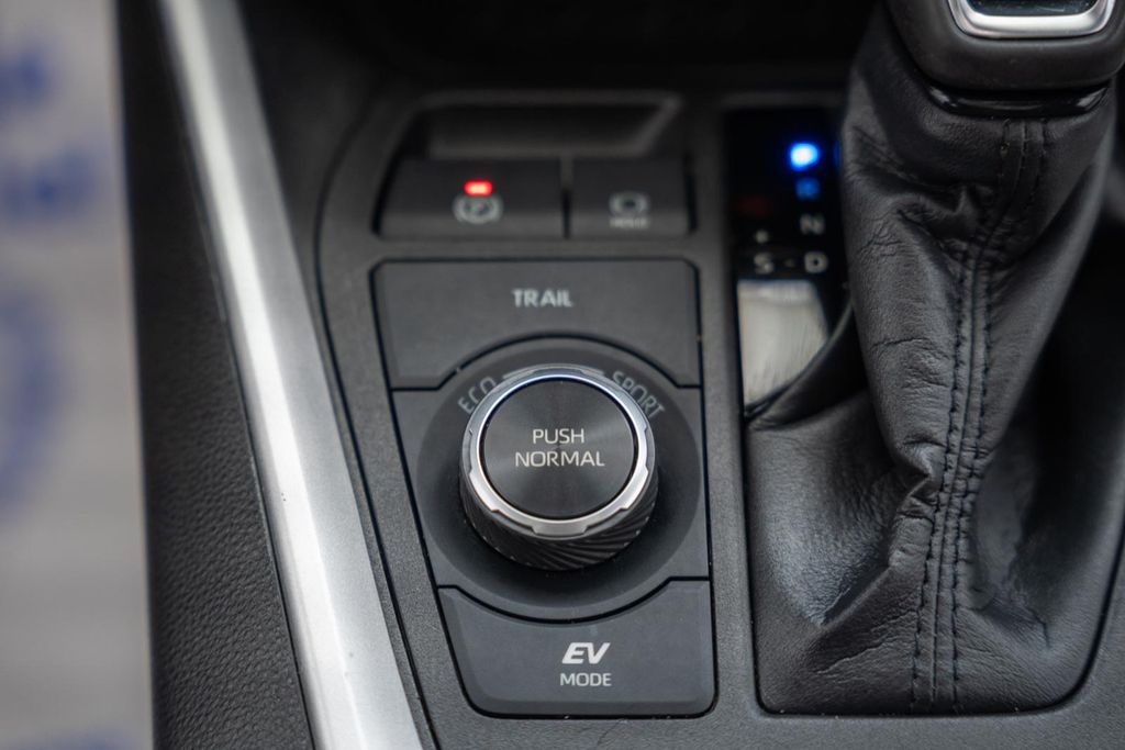 ToyotaRAV4 Hybrid26