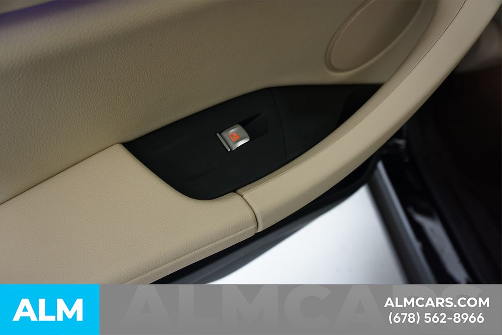 Used 2022 Black BMW sDrive30i image 57