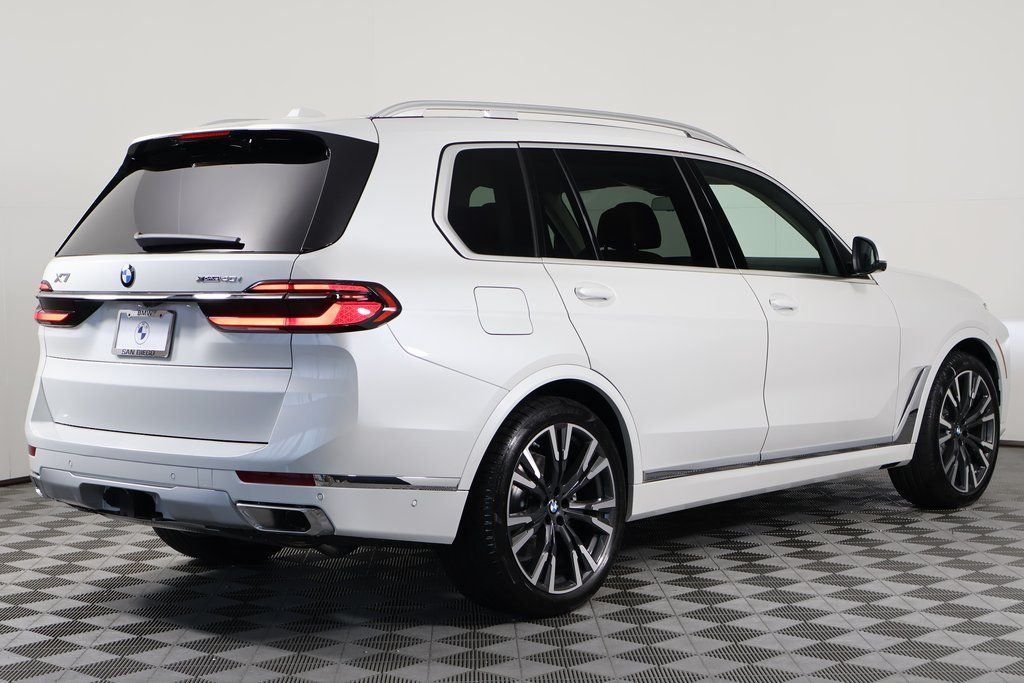 Thumbnail: 2026 BMW X7 - 2