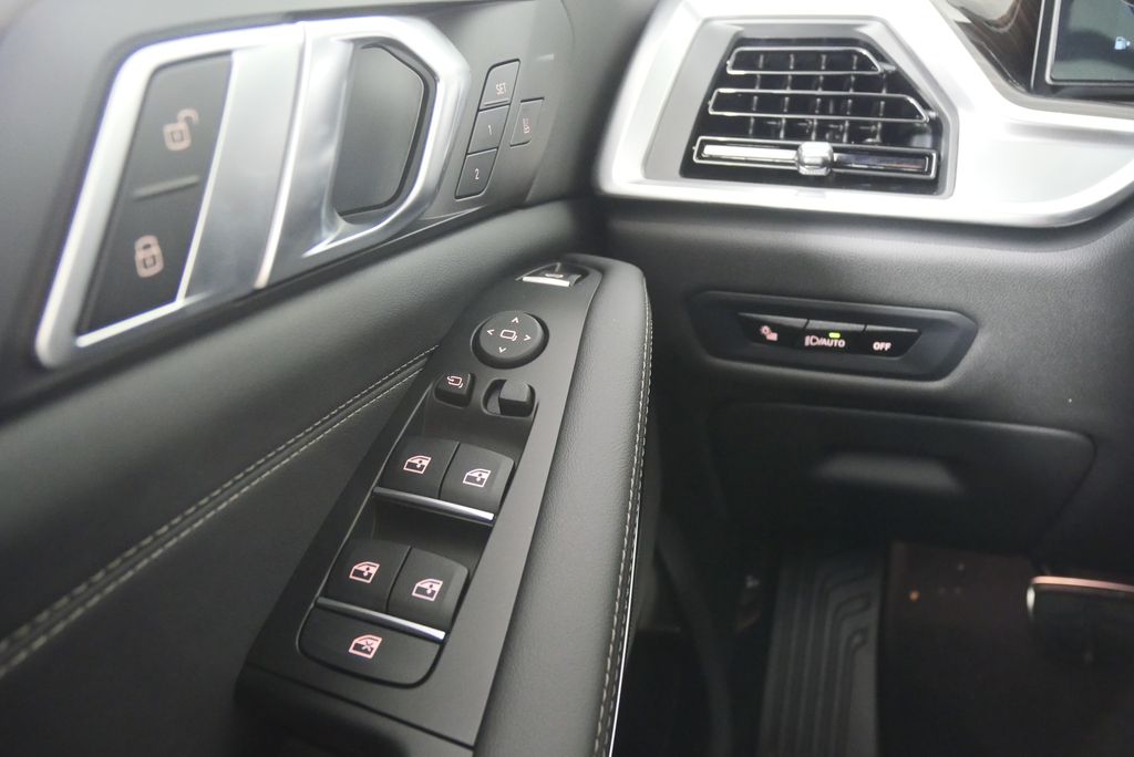 Thumbnail: 2026 BMW X5 - 19