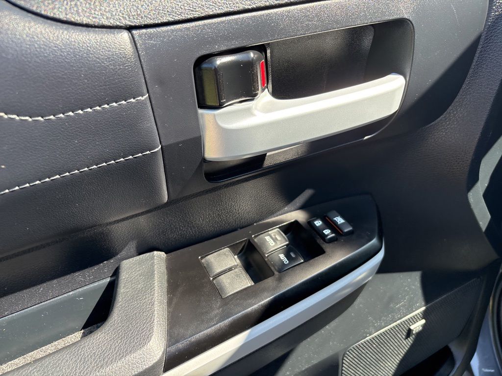 Thumbnail: 2019 Toyota Tundra - 11