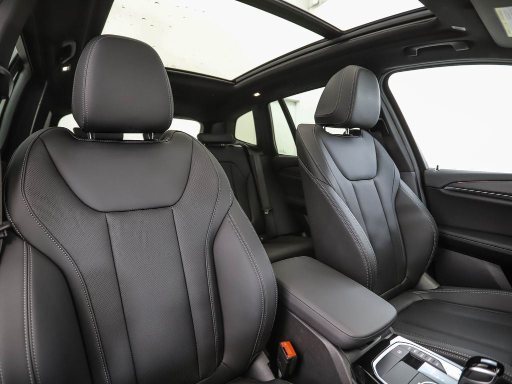 Thumbnail: 2024 BMW X3 - 32
