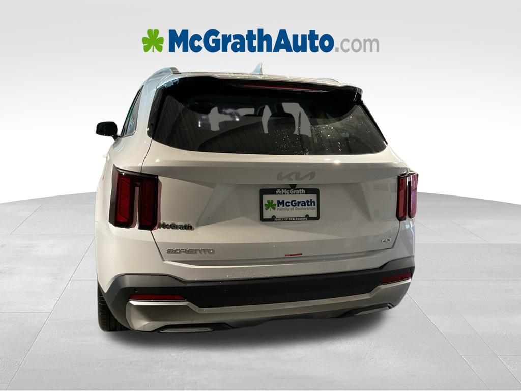 New 2026 White Kia S image 4