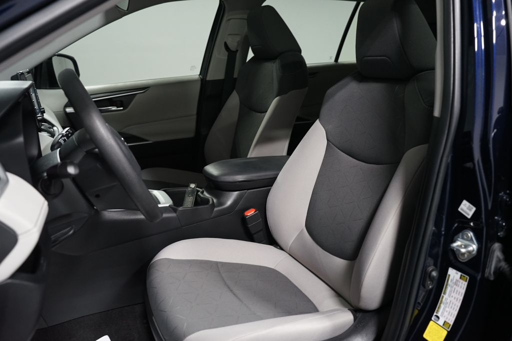 Thumbnail: 2022 Toyota RAV4 - 26