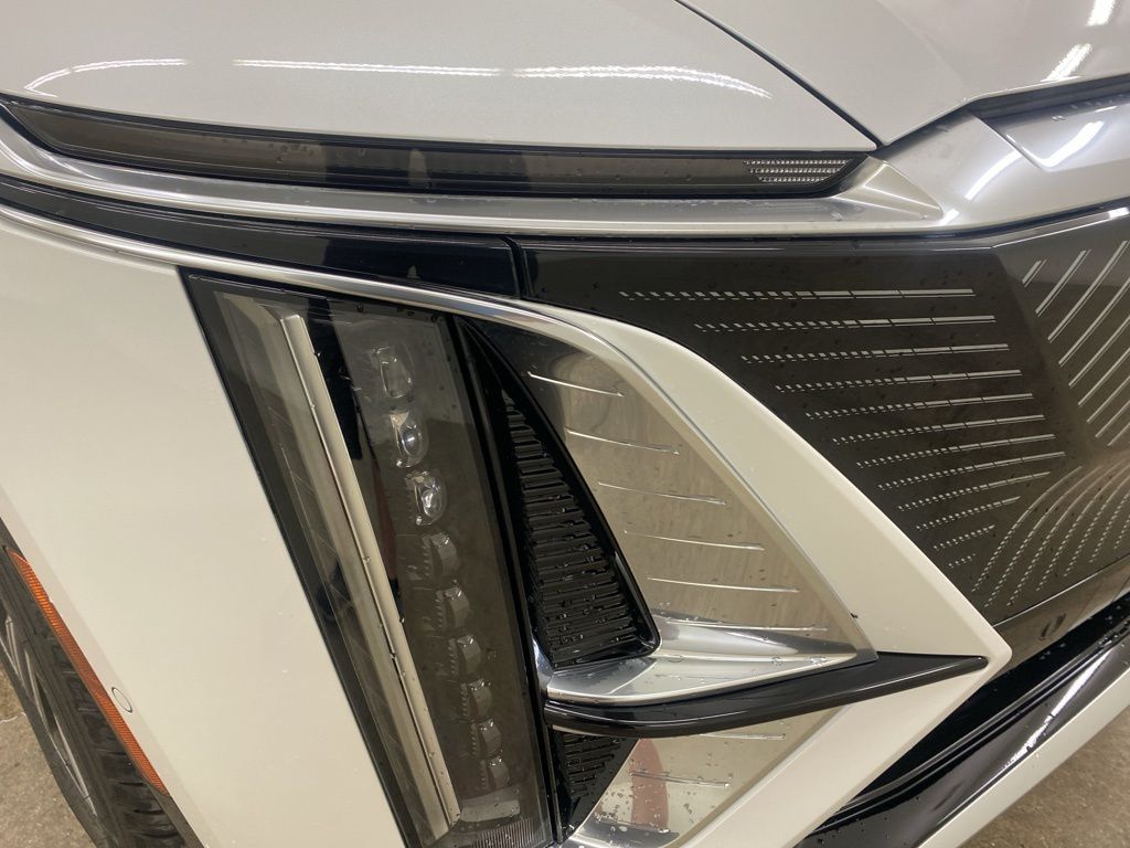 2025 Cadillac LYRIQ Luxury photo
