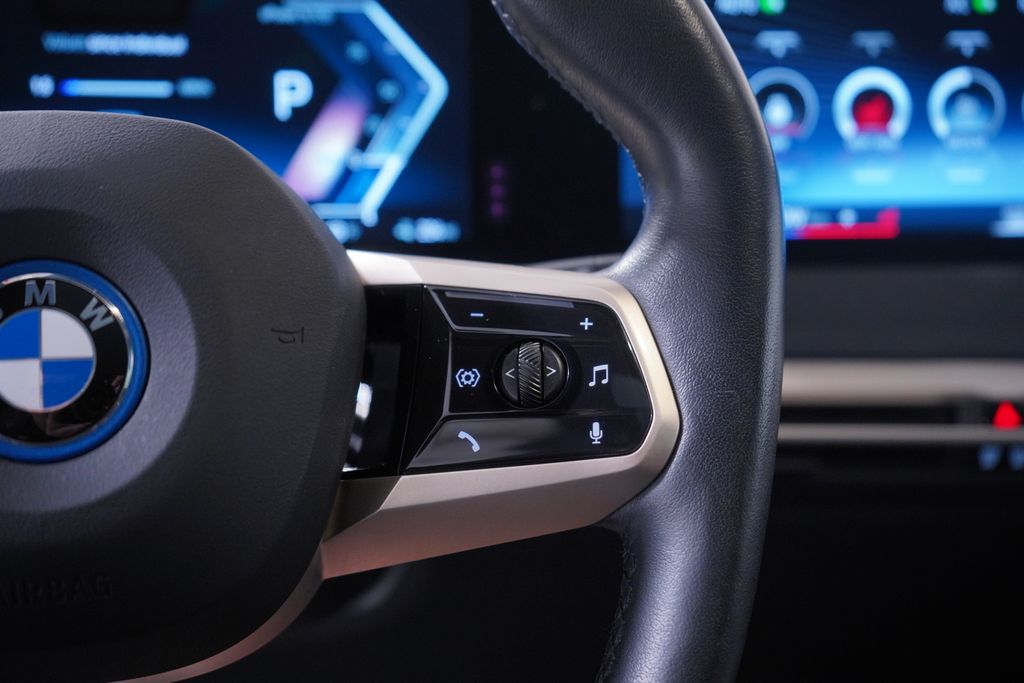 Thumbnail: 2023 BMW iX - 20