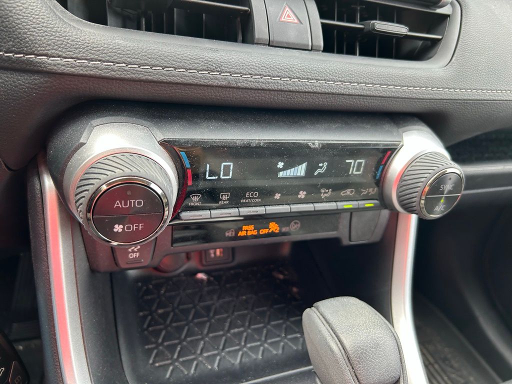 Thumbnail: 2025 Toyota RAV4 - 24