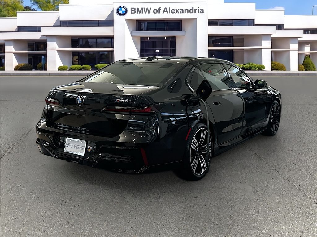 New 2026 Black BMW M70 image 6