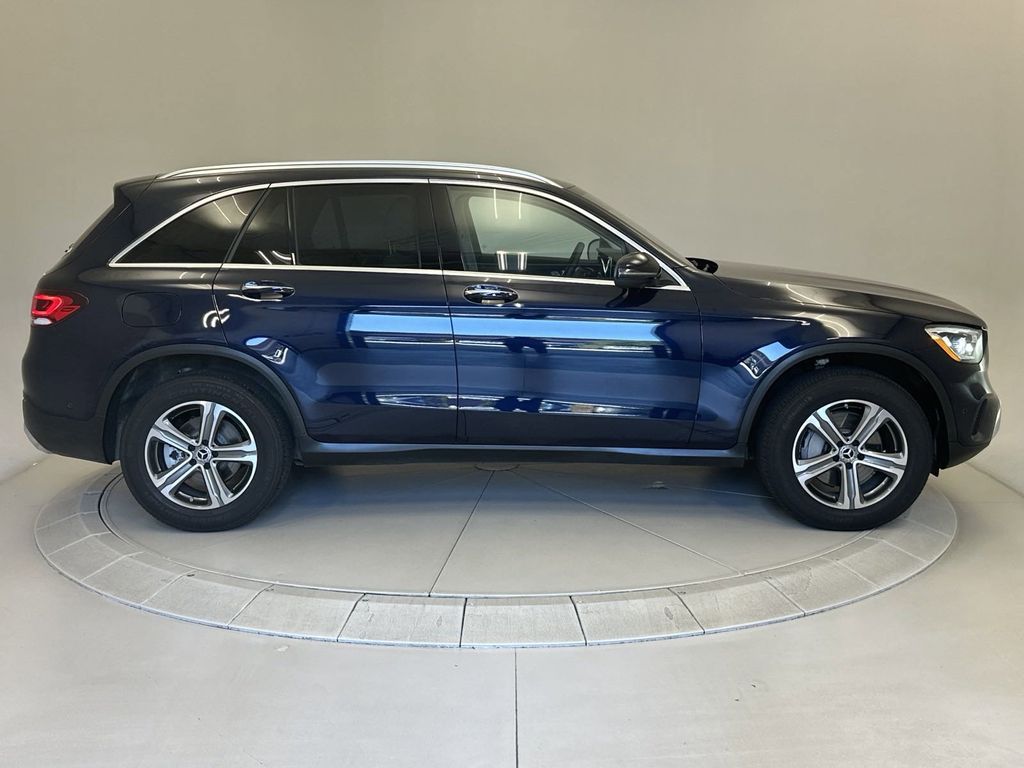 2022 Mercedes-Benz GLC GLC 300 8