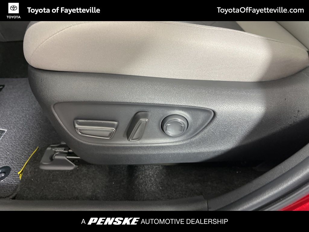 Thumbnail: 2025 Toyota RAV4 - 25