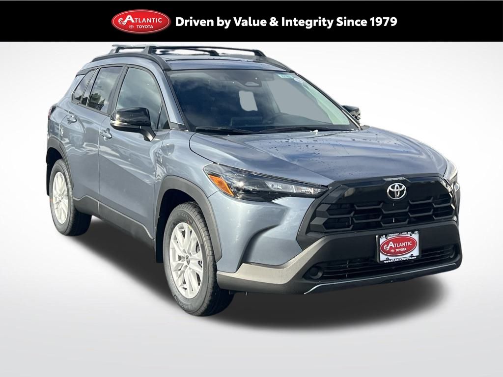 2026 Toyota Corolla Cross LE's photo