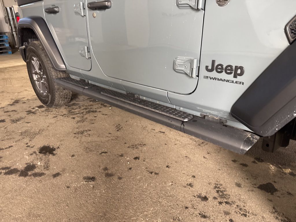 Thumbnail: 2024 Jeep Wrangler - 8