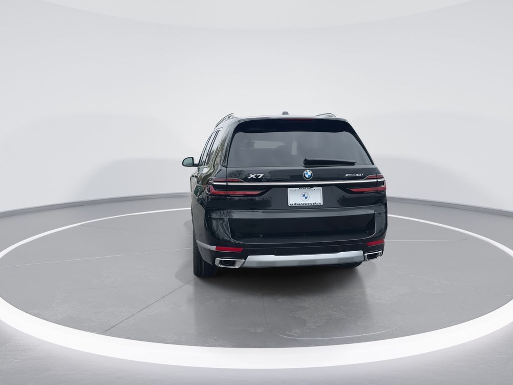 Thumbnail: 2027 BMW X7 - 7