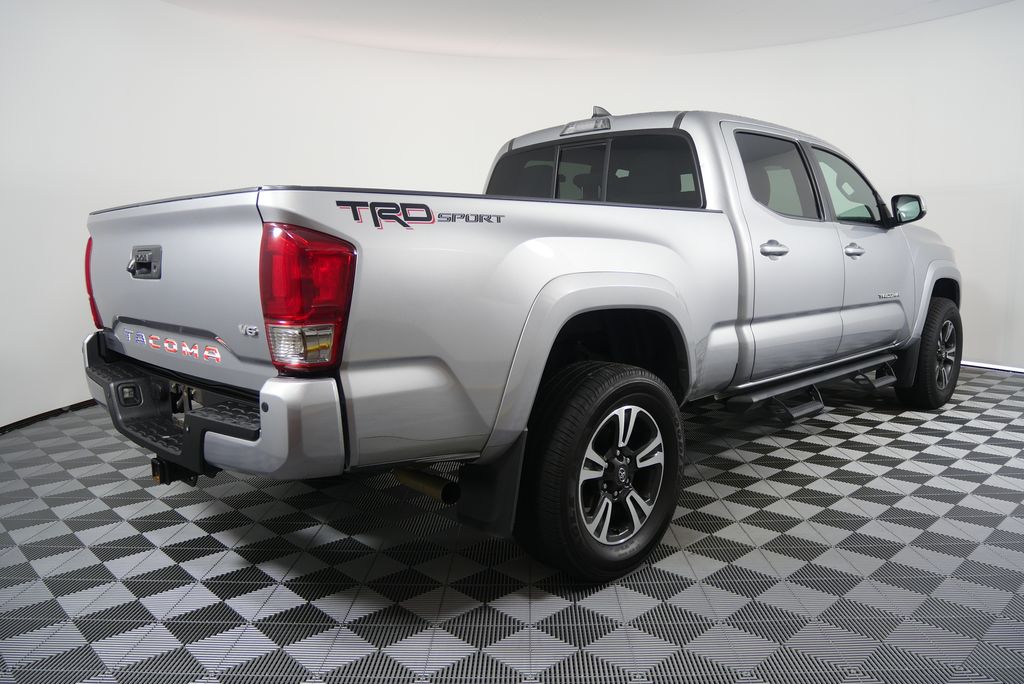 Thumbnail: 2016 Toyota Tacoma - 3