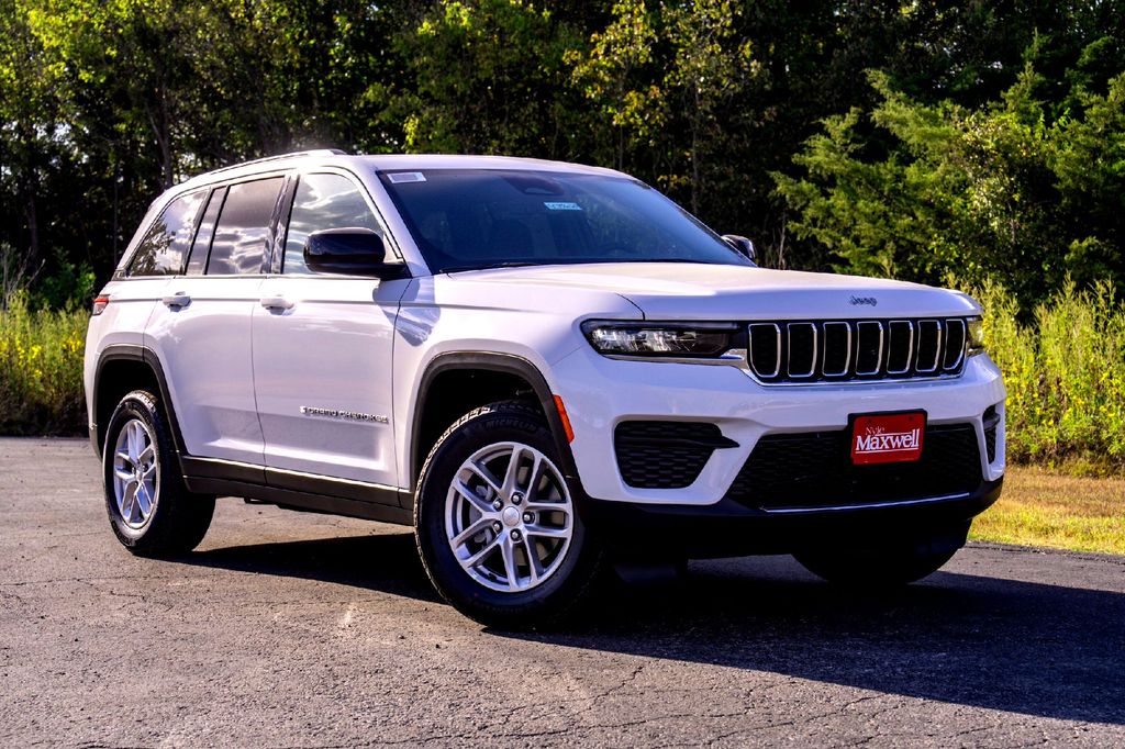 New Car 2025 Jeep Grand Cherokee  Laredo X For Sale Under $40,000 In Taylor, Texas
