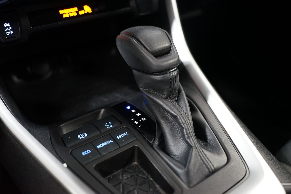 2022 Toyota RAV4 LE 20