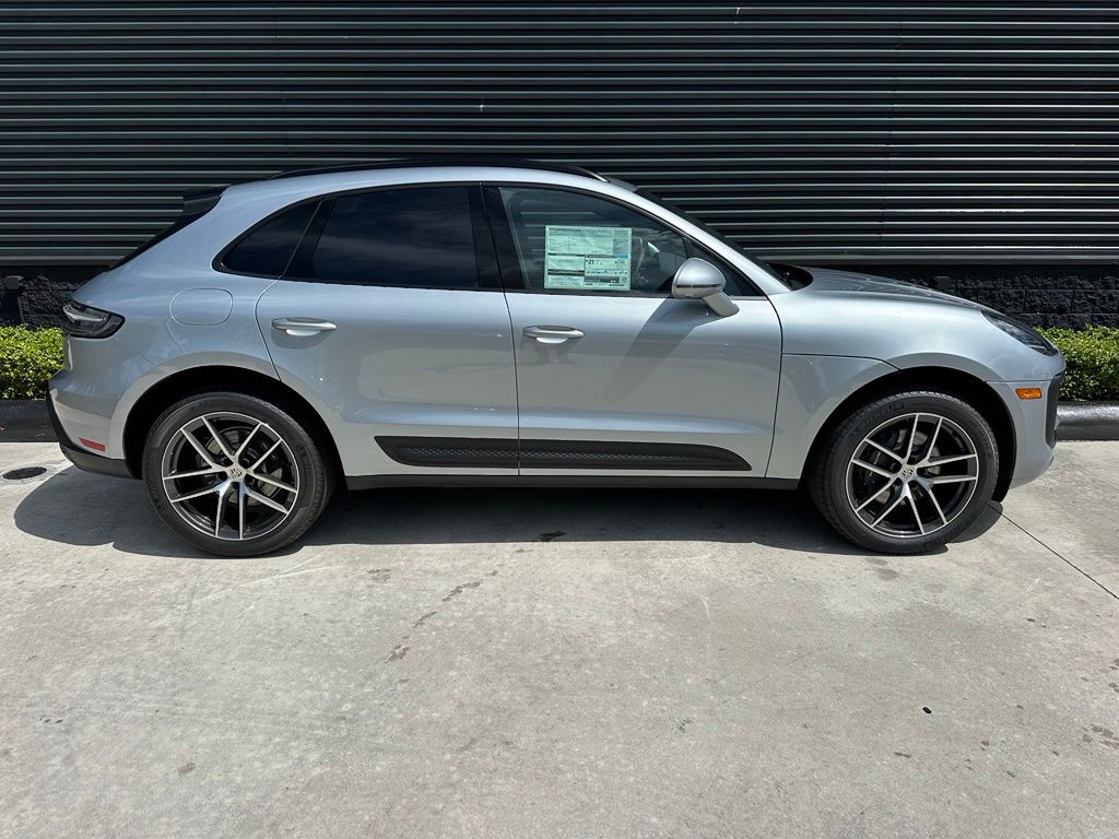 Thumbnail: 2026 Porsche Macan - 11