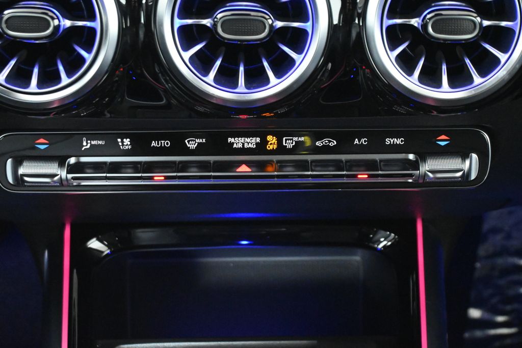 Thumbnail: 2023 Mercedes-Benz GLA - 22