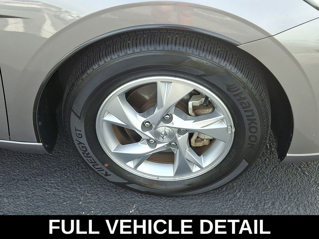 Thumbnail: 2023 Hyundai Elantra - 9