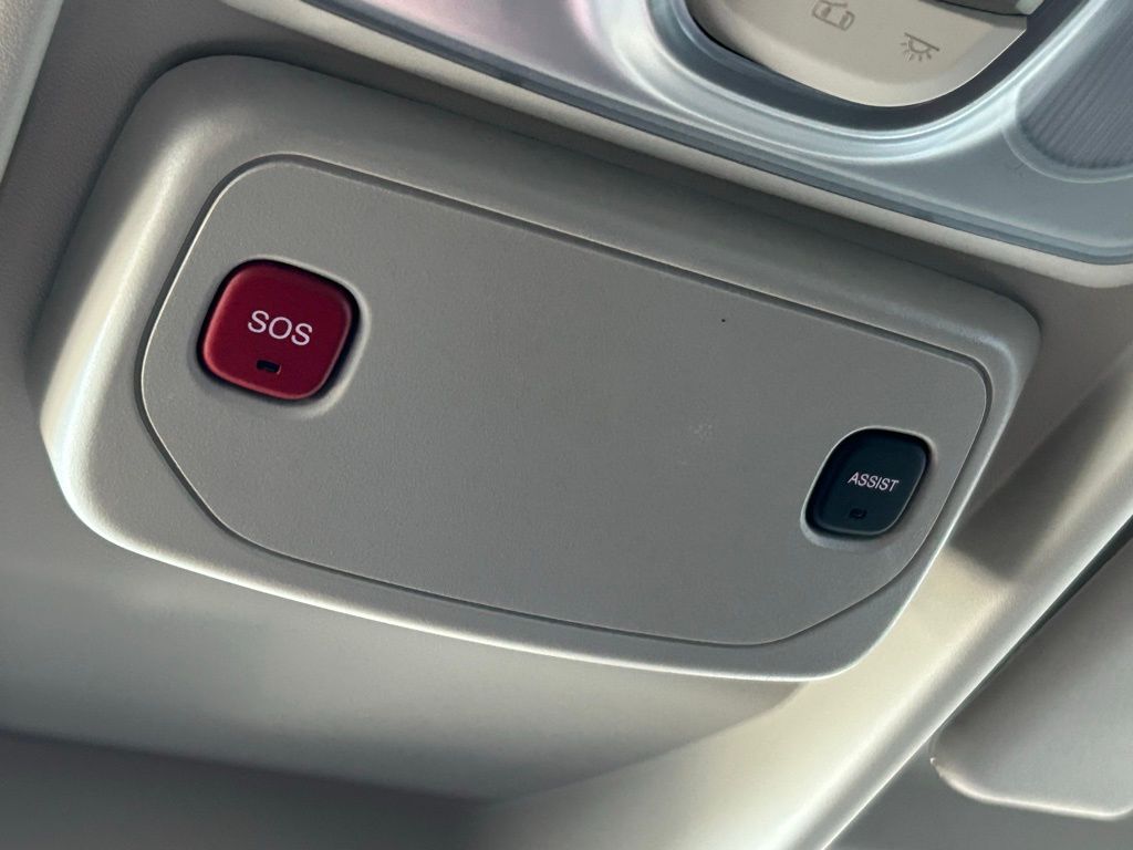 Used 2024 Bright White Clearcoat Ram High Roof image 44