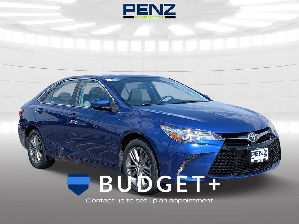 Blue 2015 Toyota Camry SE Sedan Front-Wheel Drive 6-Speed Automatic