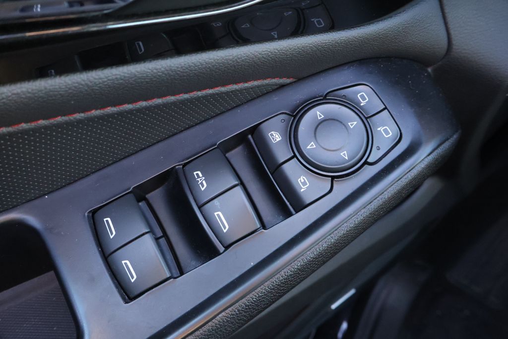 Thumbnail: 2023 Chevrolet Traverse - 12