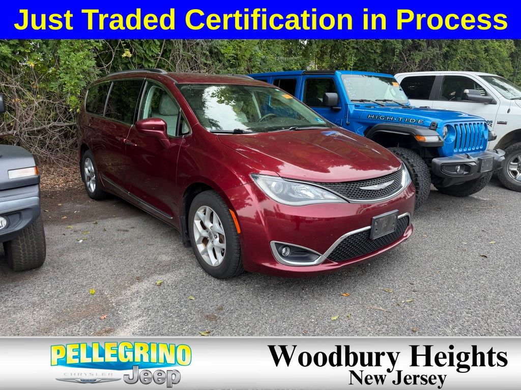 Velvet 2017 Chrysler Pacifica Minivan Front-Wheel Drive 9-Speed Automatic