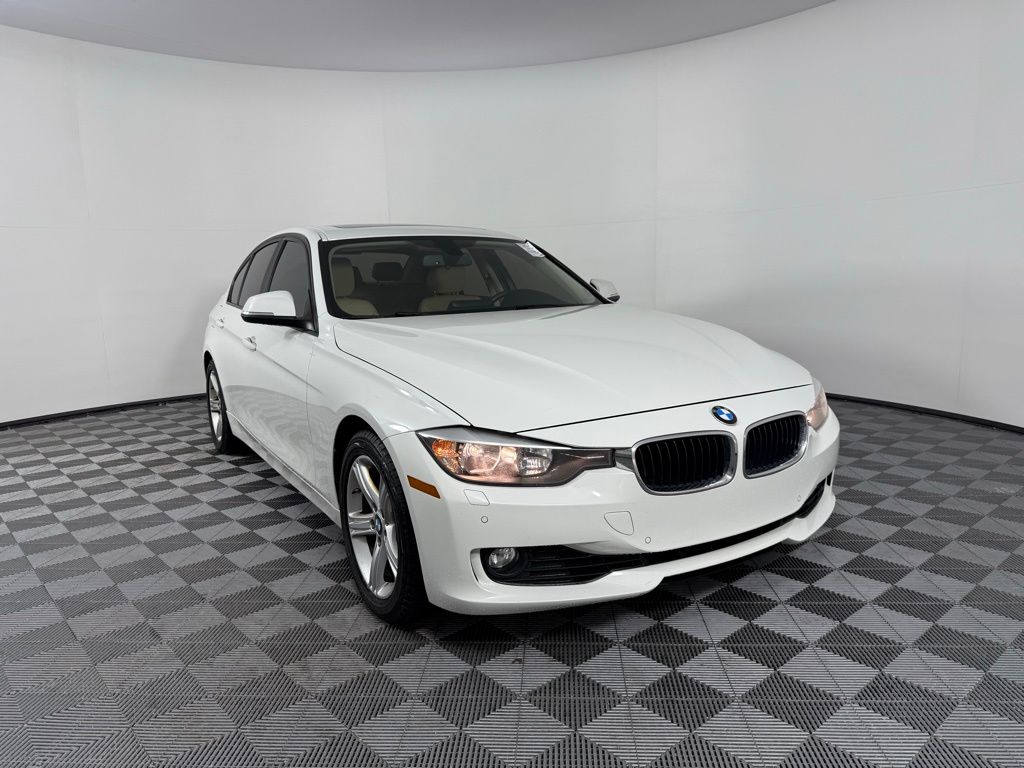 Thumbnail: 2013 BMW 3 Series - 3
