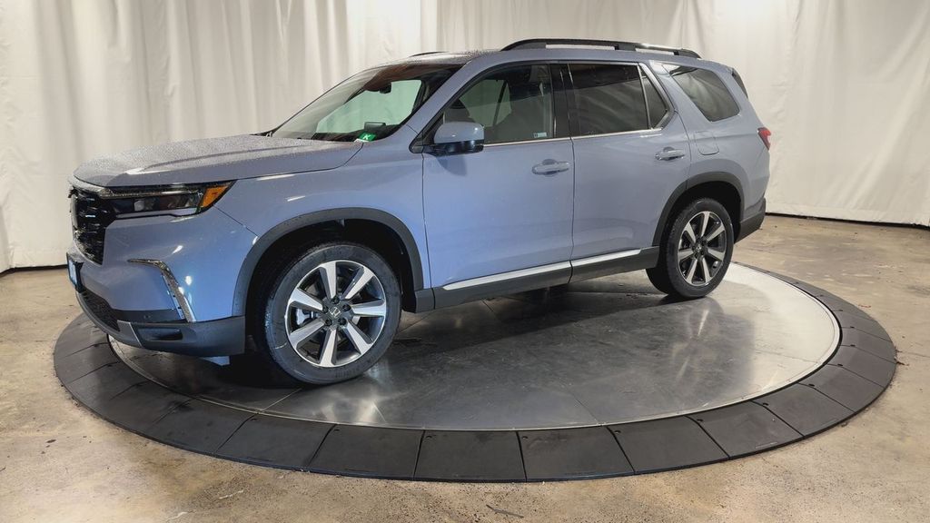 new 2025 Honda Pilot car, priced at $51,550