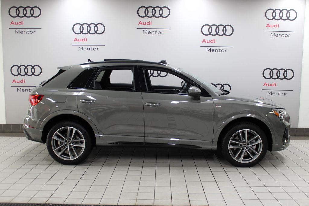 Thumbnail: 2024 Audi Q3 - 7