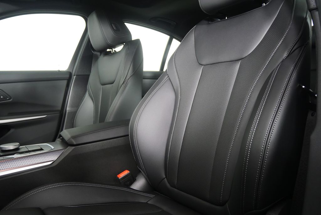 Thumbnail: 2026 BMW 3 Series - 11