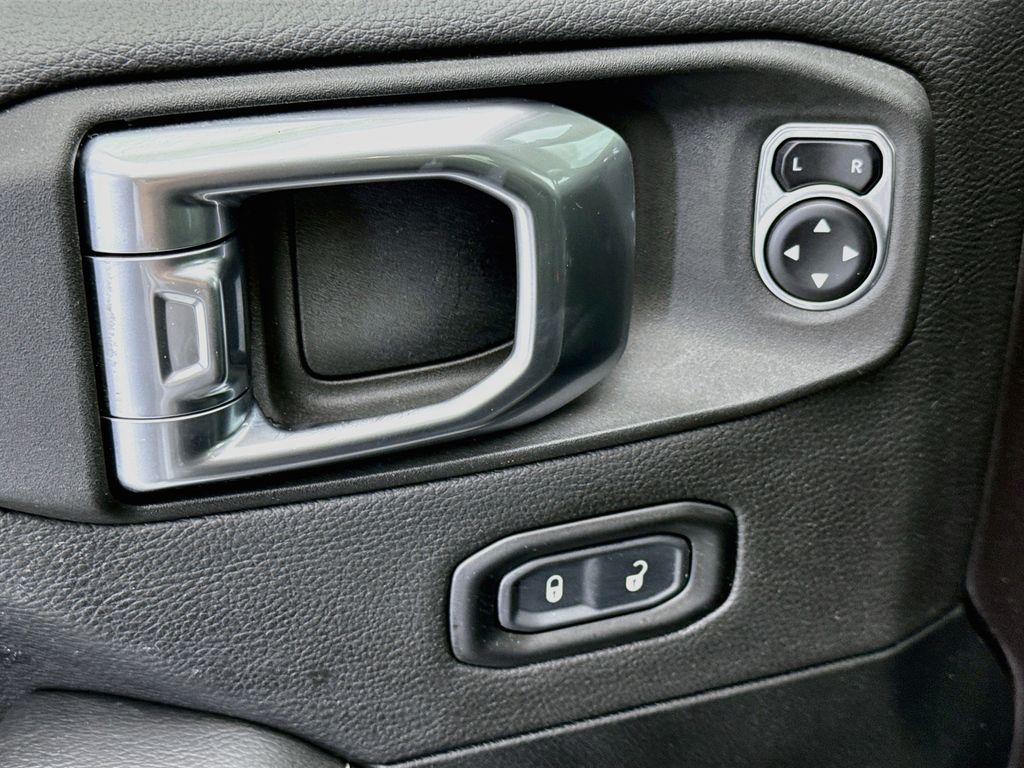 Thumbnail: 2020 Jeep Wrangler - 22