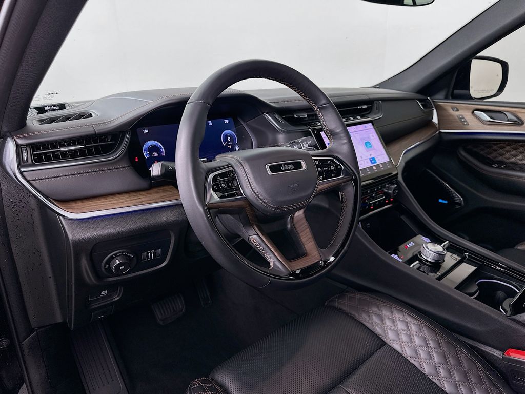 Thumbnail: 2024 Jeep Grand Cherokee - 9