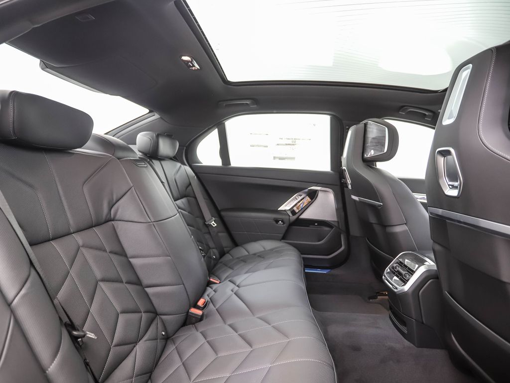 2025 BMW 7 Series 740i xDrive 25