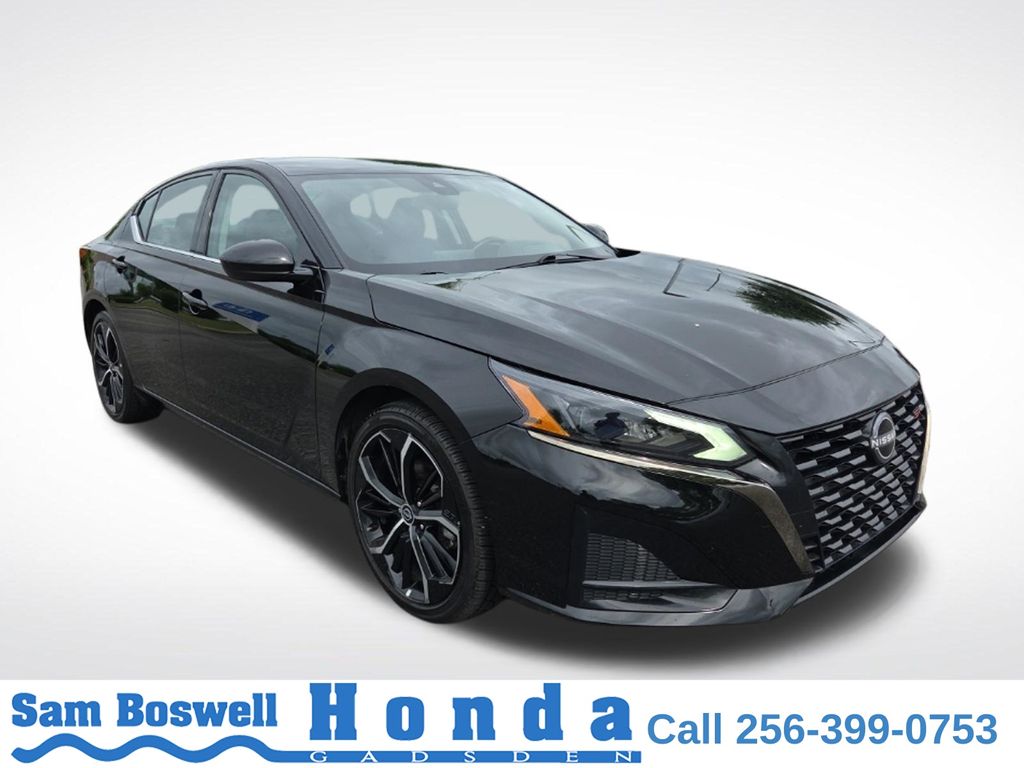 Super Black Clearcoat 2025 Nissan Altima Sedan Front-Wheel Drive Continuously Variable Transmission