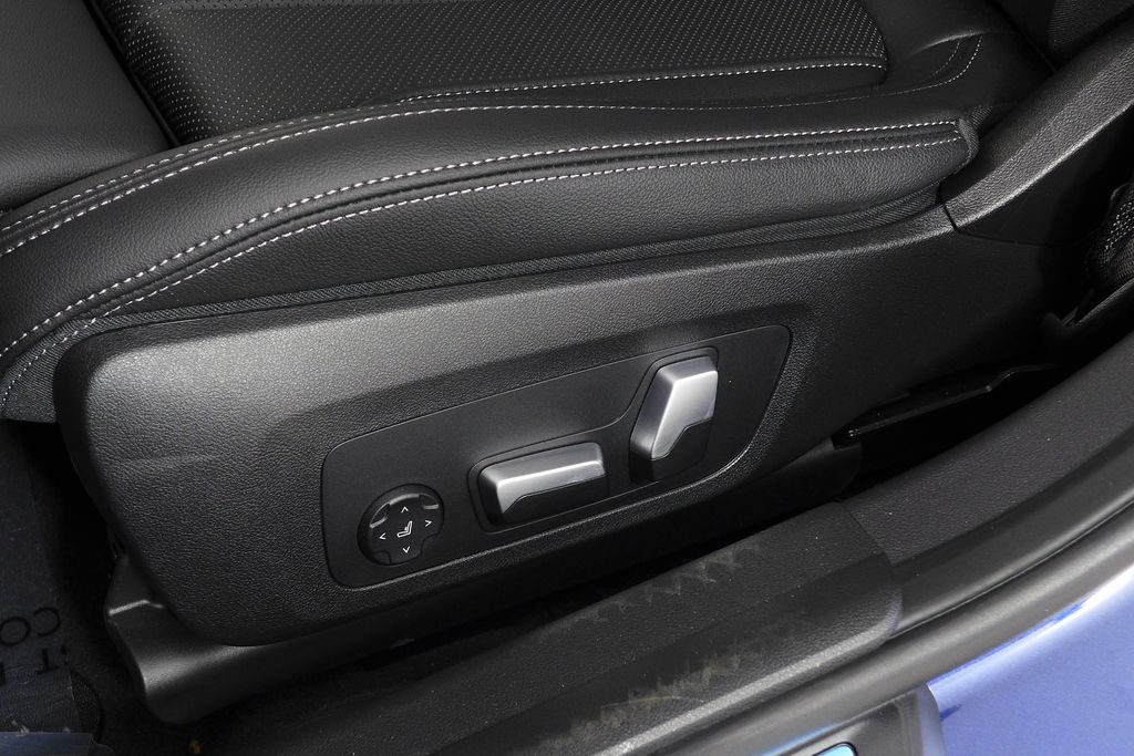 Thumbnail: 2024 BMW 3 Series - 23