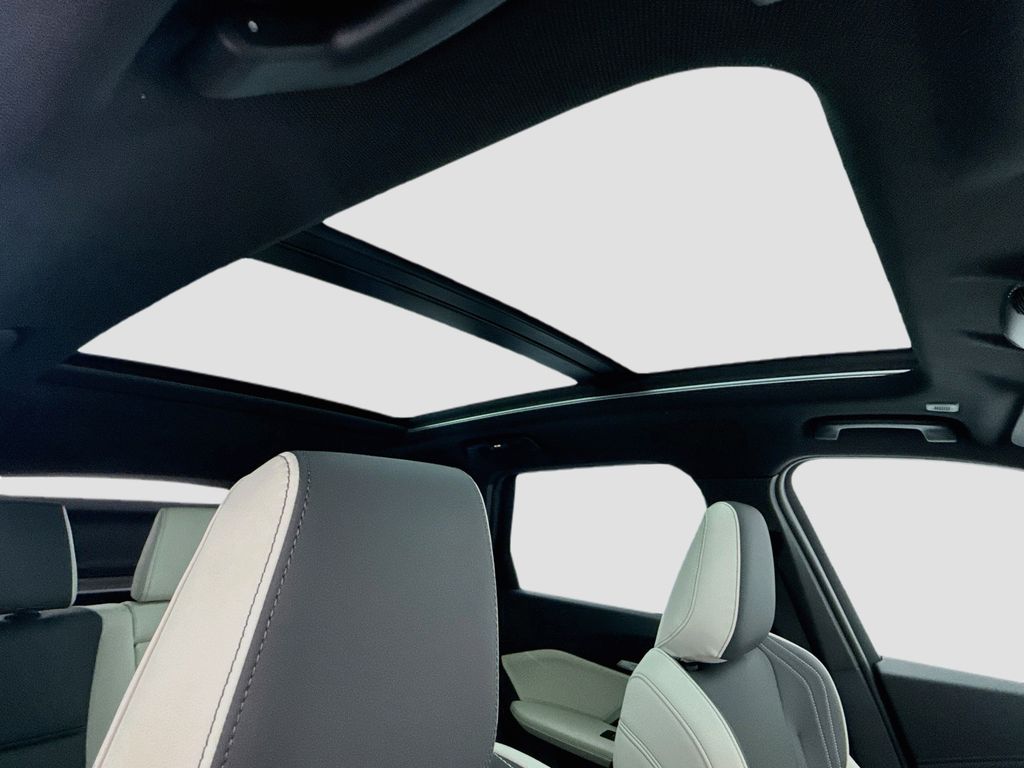New 2027 White BMW xDrive28i image 17