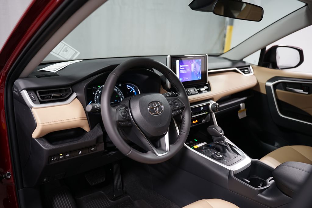 2025 Toyota RAV4 XLE Premium 11